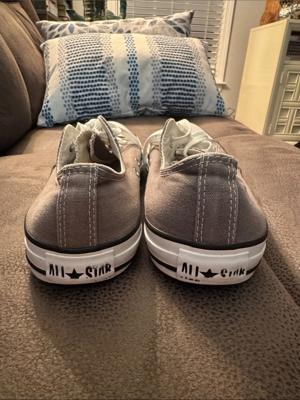 CONVERSE All Star Classic Gray Chuck Taylor Low Top Women’s Size 10 Men’s Size 8